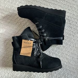 Women’s black bear paw boots